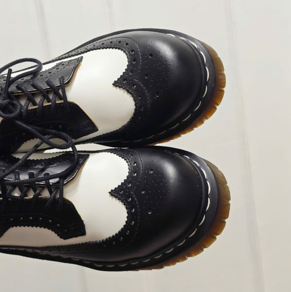 Dr. Martens 3989 Bex Smooth Leather Brogue Shoes in Black Size L6 M5 NWOT main image 5
